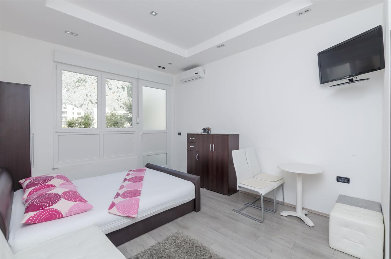 Apartment Antonela Omiš Eksteriør bilde